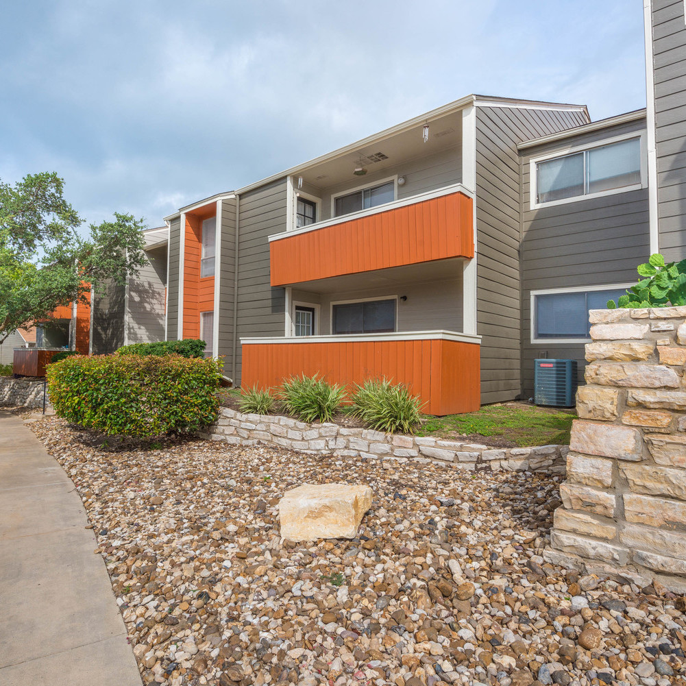 Modern Gem Design :: 4 Things to Consider When Choosing a Design Renovation Firm