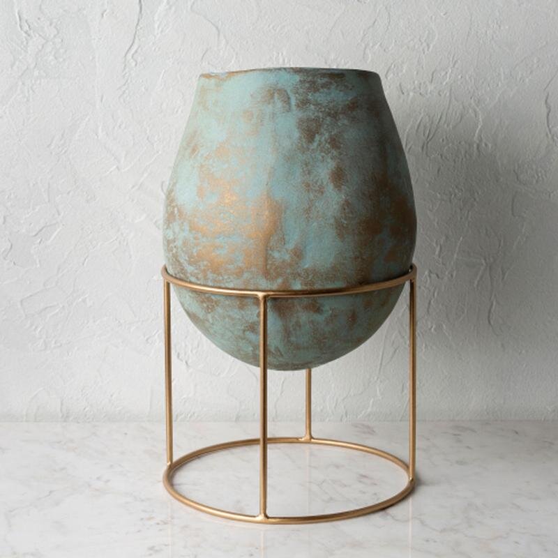 Raveena Vase, Jungalow